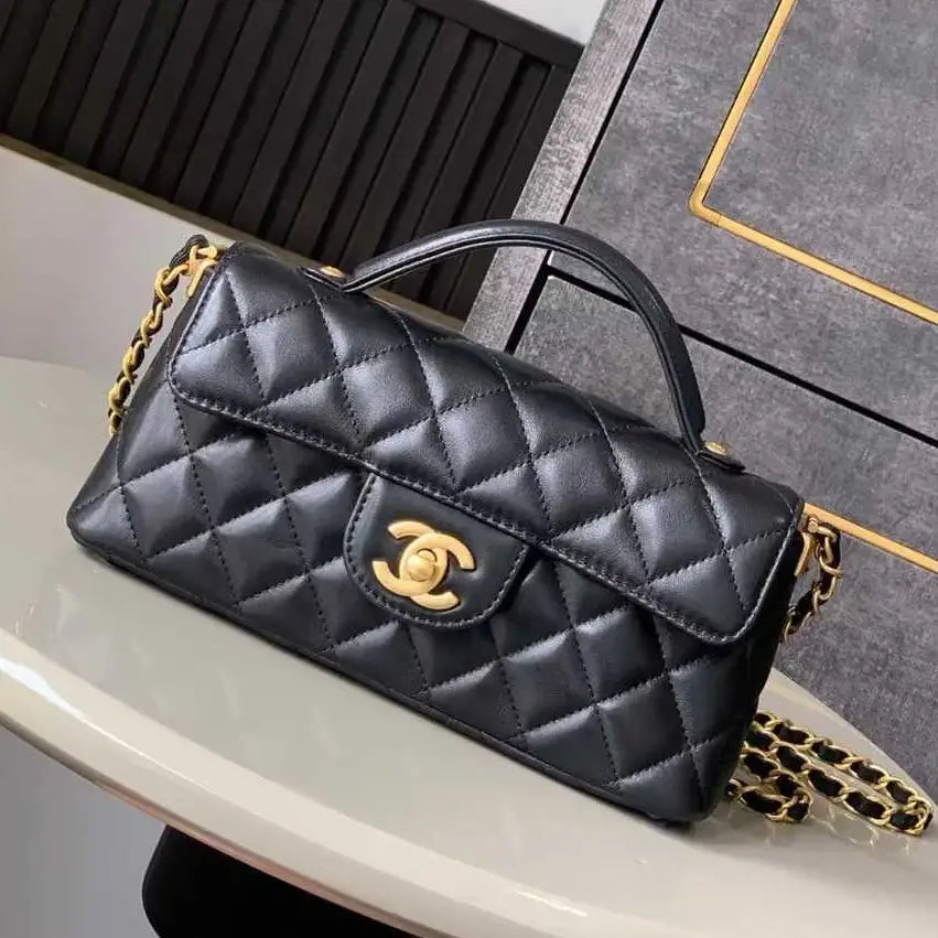 Chanel 25P Mini Flap Bag – Iconic Diamond Quilted Handbag