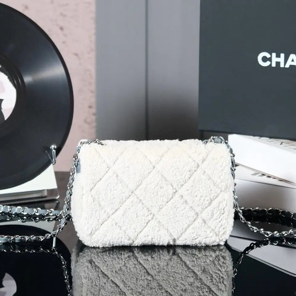 Chanel Classic Flap Bag – Iconic Quilted Luxury with Timeless CC Logo