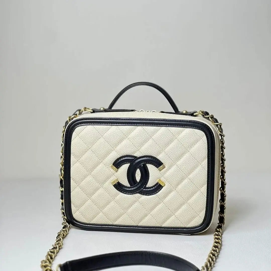 Chanel Small CC Filigree Vanity Case – Quilted Luxury