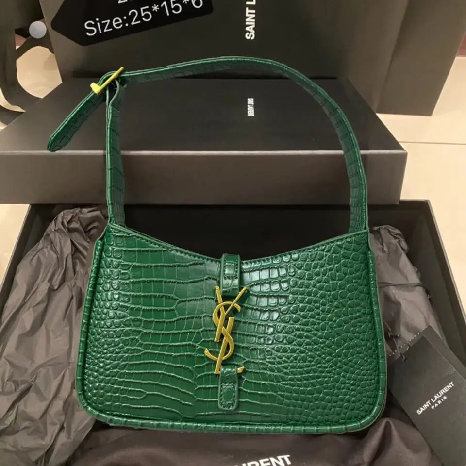 Le 5 à 7 Hobo Bag in Dubai