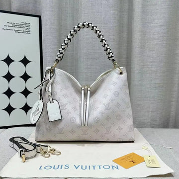 Louis Vuitton Beaubourg Hobo MM in Mahina Leather – Monogram Handbag